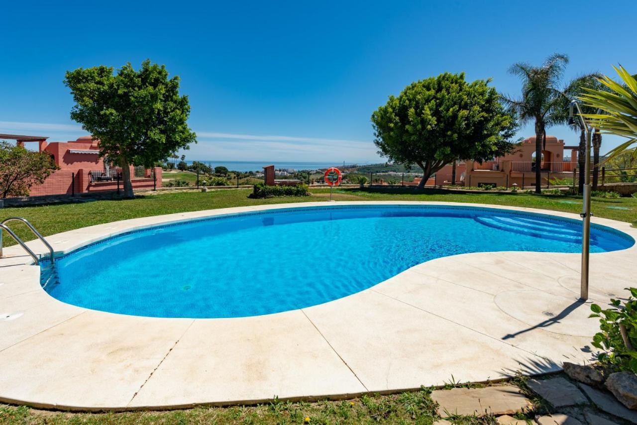 Апартаменты Colinas El Hacho 2320 Sea View Манилва Экстерьер фото